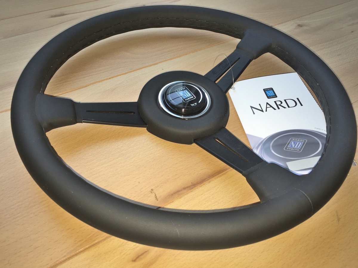 Nardi Classico Lederlenkrad - schwarz ND 365 - KBA 70122 - Naben zuwählbar