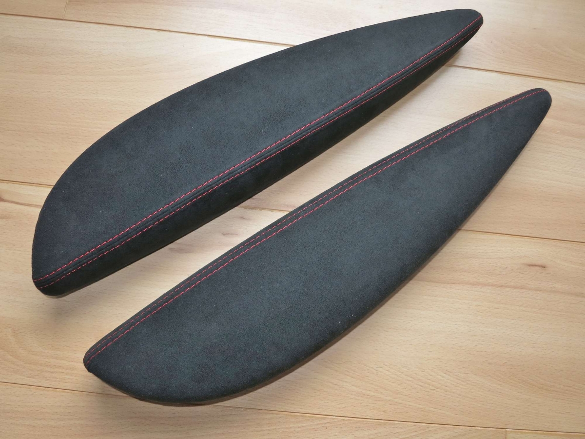 MINI Armauflagen - 2-teilig - Alcantara Schwarz - Naht Rot - F55/F56
