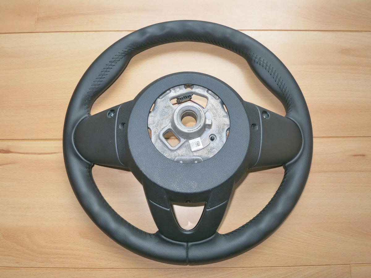 3-Speichen Lenkrad Leder Schwarz - Naht Schwarz - für Mini F54 bis F57 - Multifunktion